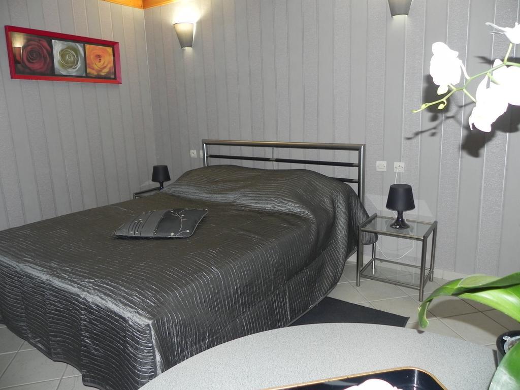 Les Charmilles Bed & Breakfast Hazebrouck Bilik gambar